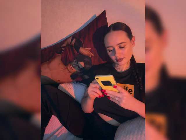 OriginalHOOLi's BongaCams show and profile