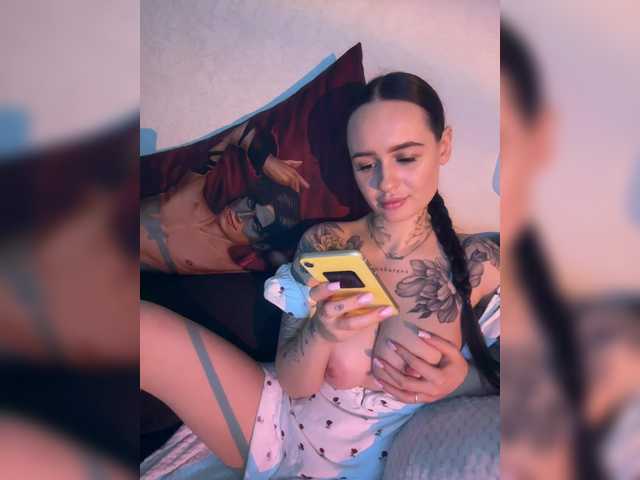 OriginalHOOLi's BongaCams show and profile