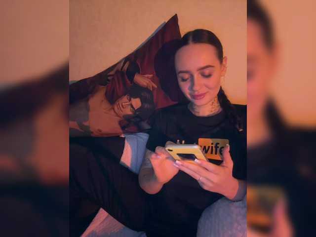 OriginalHOOLi's BongaCams show and profile