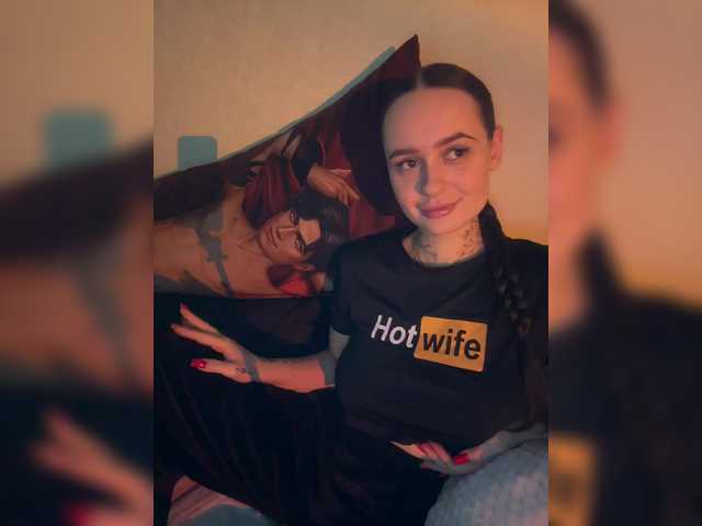 OriginalHOOLi's BongaCams show and profile