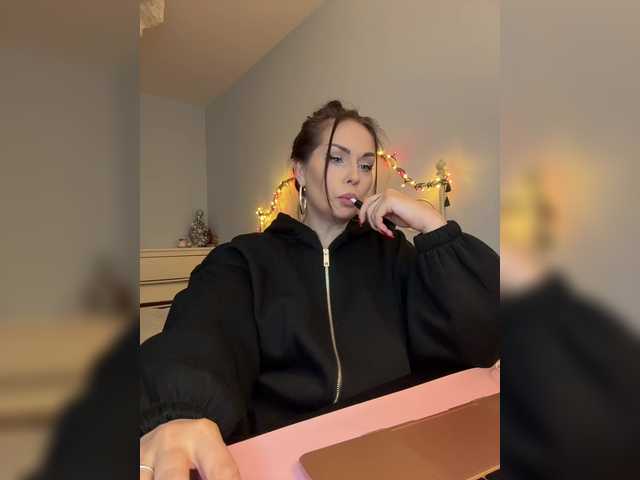 ElisCat's BongaCams show and profile