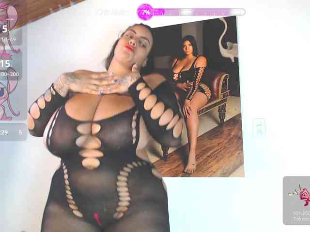 AdelaMorales webcam