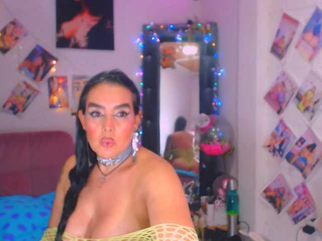 vanesaalatina's BongaCams show and profile