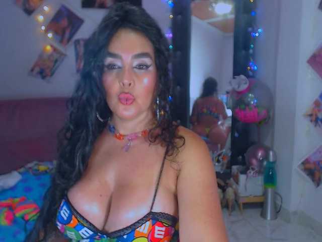 vanesaalatina's BongaCams show and profile