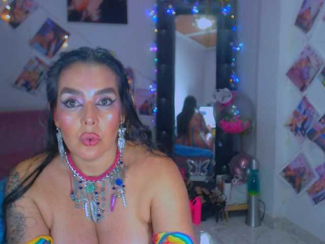 vanesaalatina's BongaCams show and profile