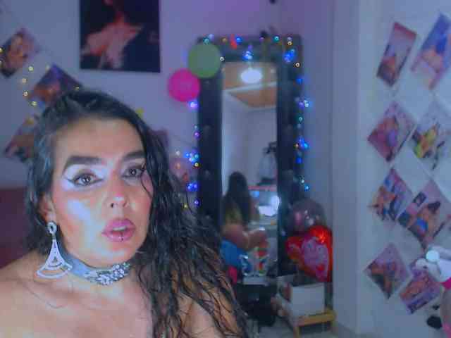 vanesaalatina vanesaalatina