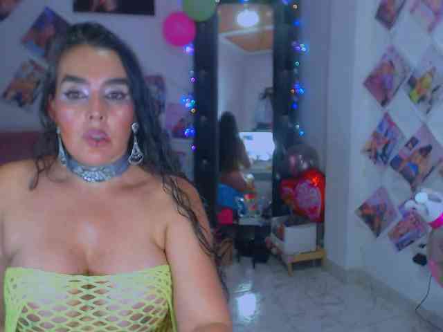 vanesaalatina vanesaalatina