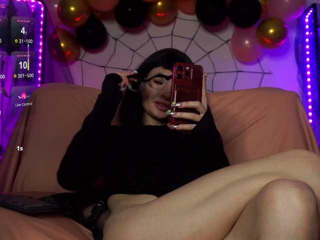 Join CyberGoddess, she wants to masturbate for you CyberGoddess from BongaCams