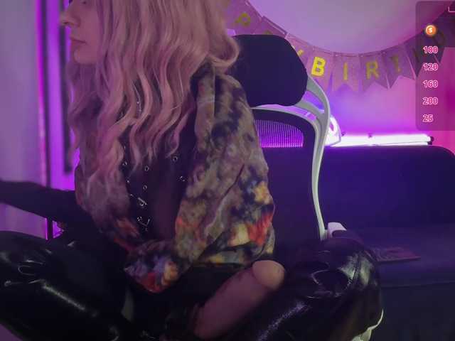 CyberGoddess's BongaCams show and profile