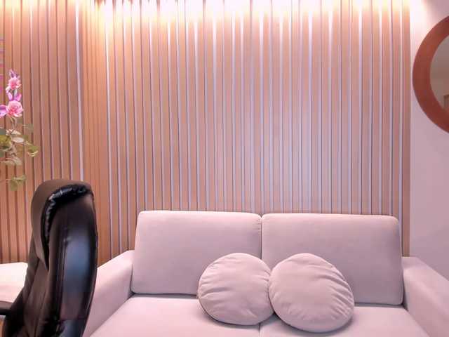 JuanitaClay's BongaCams show and profile