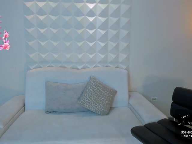 JuanitaClay's BongaCams show and profile