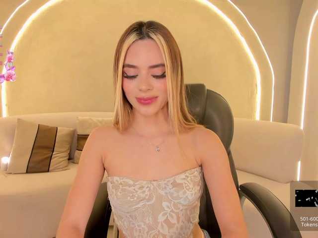 JuanitaClay's BongaCams show and profile