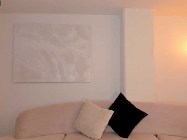 JuanitaClay's BongaCams show and profile