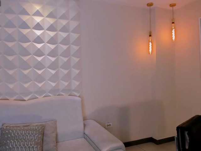 JuanitaClay's BongaCams show and profile