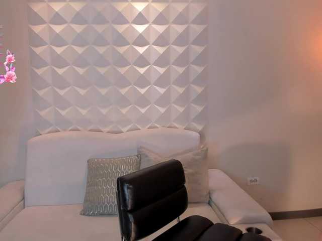 JuanitaClay's BongaCams show and profile