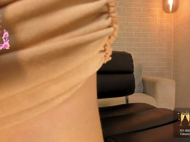 JuanitaClay's BongaCams show and profile