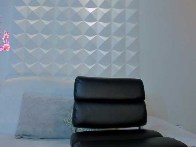 JuanitaClay's BongaCams show and profile