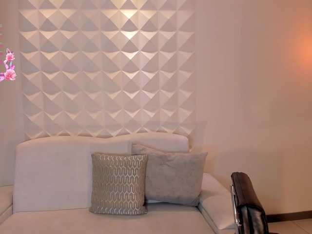 JuanitaClay's BongaCams show and profile