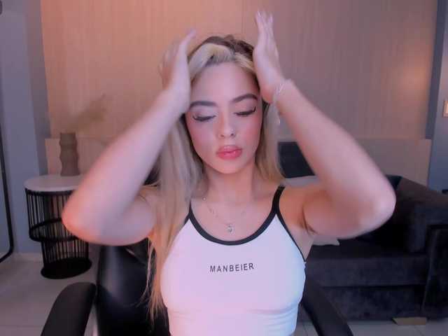 JuanitaClay's BongaCams show and profile