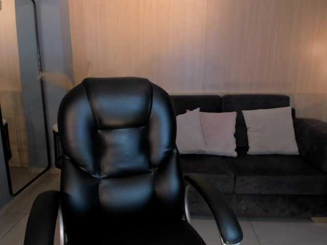 JuanitaClay's BongaCams show and profile