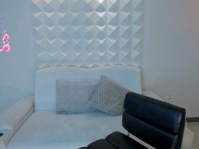 JuanitaClay's BongaCams show and profile