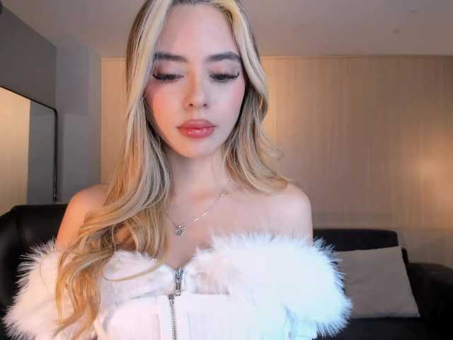 JuanitaClay's BongaCams show and profile