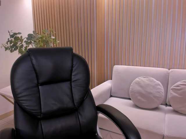 JuanitaClay's BongaCams show and profile