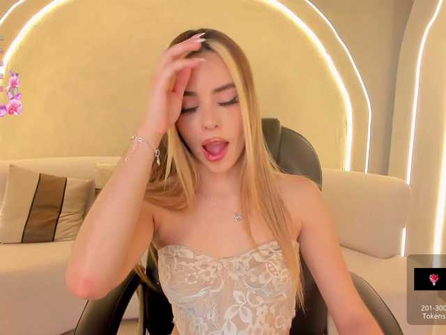 JuanitaClay's BongaCams show and profile