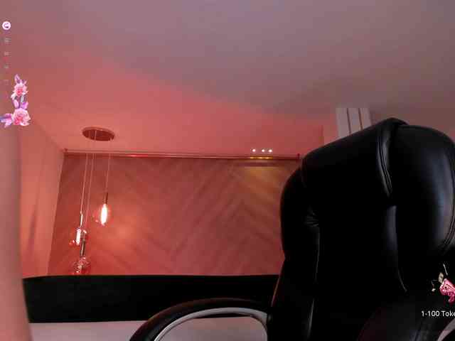 live chatroom JuanitaClay