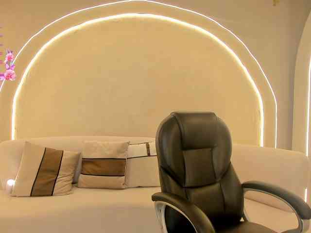 Live Sex Chat with JuanitaClay (@JuanitaClay)