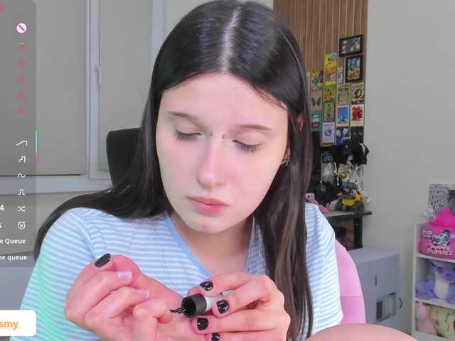 Charmesmi's BongaCams show and profile