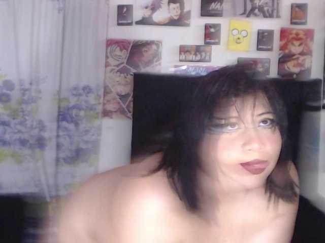 Darkiitty1's BongaCams show and profile