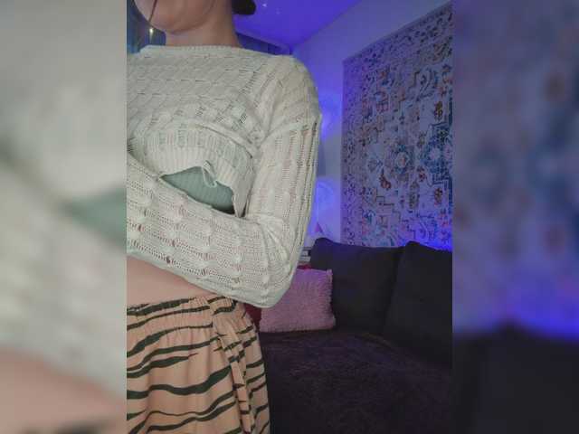 le modèle MyLittlegi est en webcam porno dans un show sur le site bongacams, il possède les tags suivants: White/Caucasian,Brunette,Shaved