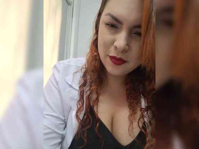 doctora-danna's webcam live show
