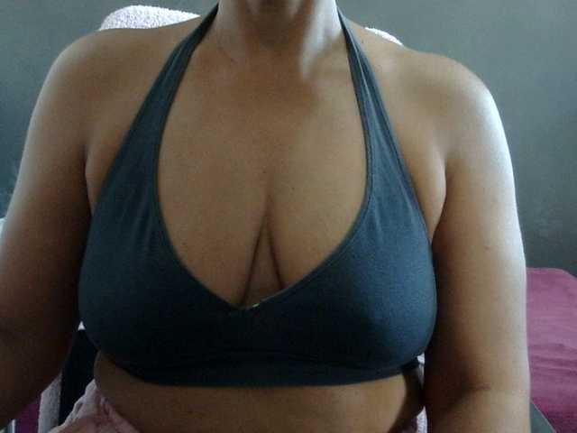 volupmilf's BongaCams show and profile