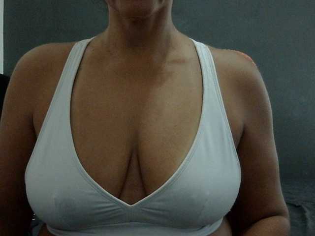 volupmilf's BongaCams show and profile