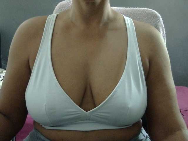 volupmilf's BongaCams show and profile
