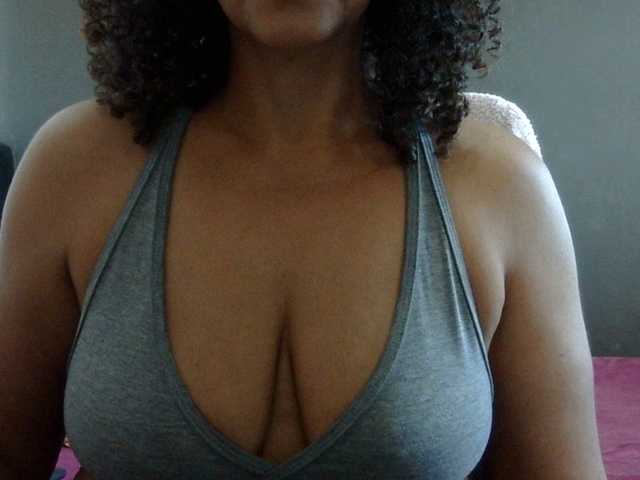 volupmilf live cam profile