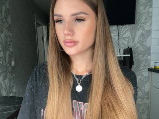 SweetyMia Porn Show