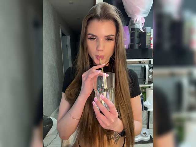 SweetyMia's BongaCams show and profile