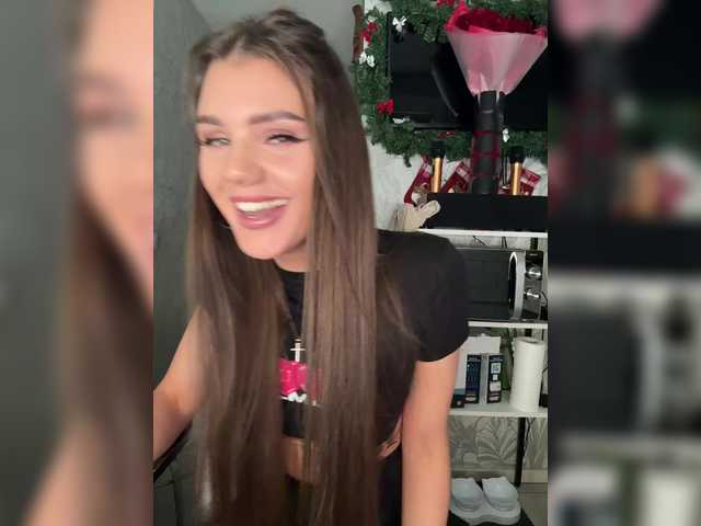 SweetyMia's BongaCams show and profile