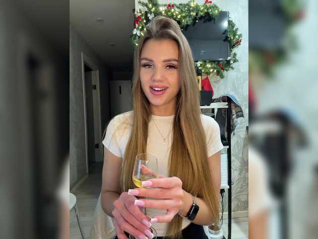 SweetyMia's BongaCams show and profile