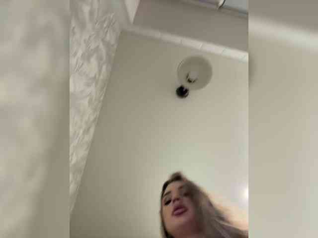 SweetyMia webcam