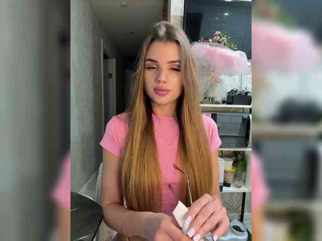 SweetyMia webcam