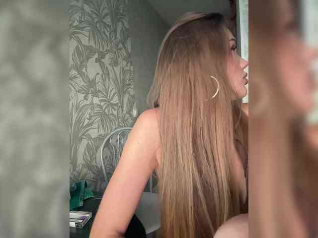 SweetyMia webcam
