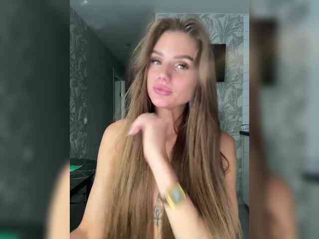 SweetyMia Live Webcam on BongaCams