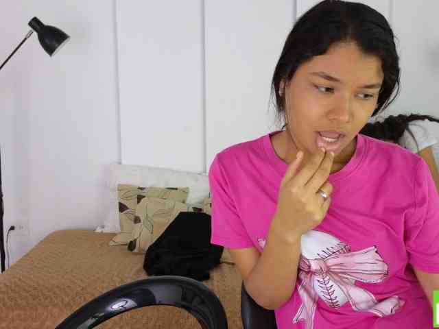 sexychanell-1 webcam