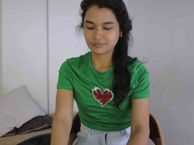 sexychanell-1 webcam