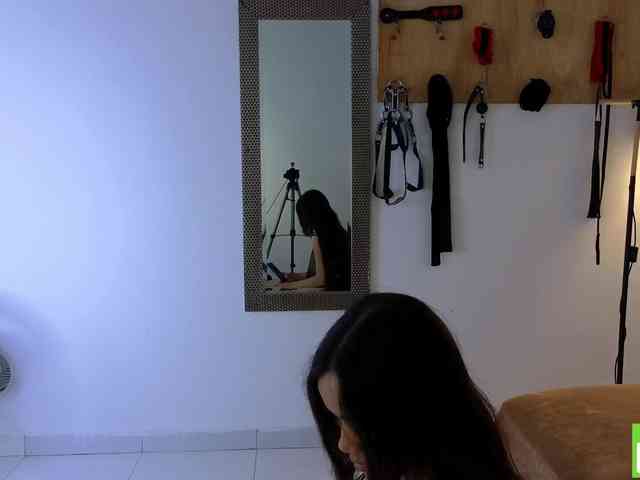 sexychanell-1 webcam