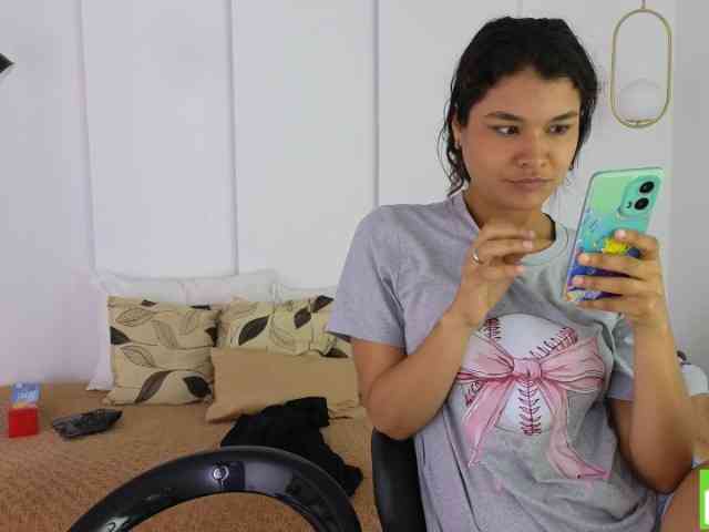 sexychanell-1 webcam